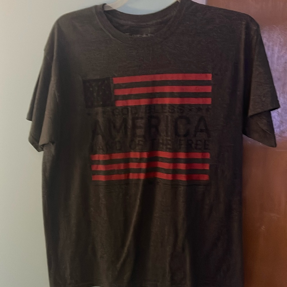 Men’s Large America shirt